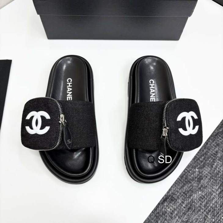 Picture of Chanel Slippers _SKUChanelsz35-40SD03033138